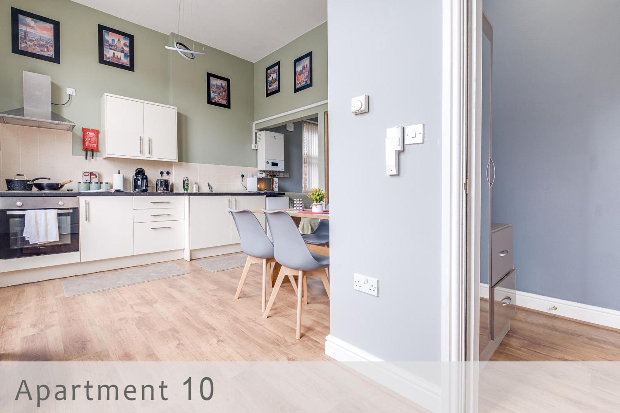 Cades Apartment Dudley