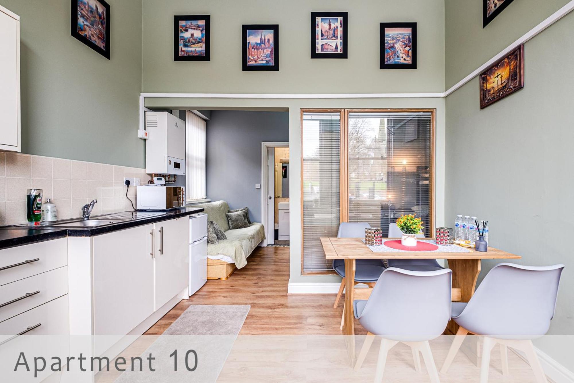 Cades Apartment *